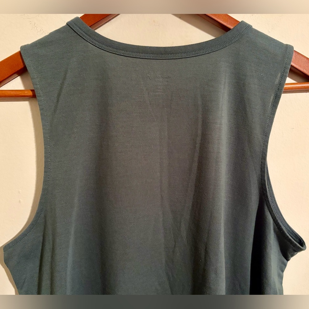 Women’s Old Navy Green Active Ultralite Go Dry Tank Top Wide Strap Muscle Sz Med - Picture 14 of 15